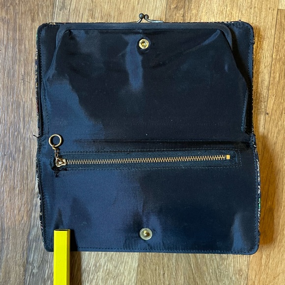 Vintage 1960’s Silk Brocade Embroidered Gold Metallic Clutch/Wallet - Picture 5 of 6